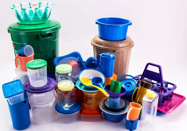 Pwofil plastik koutim: Gid konplè sou PC, Acrylic, PVC, ABS, PP, PE ak plis ankò