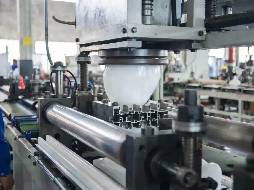 Pwofil plastik Custom: Gid Design ak Pwosesis Faktori